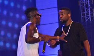 Shatta Wale accepts challenge from Sarkodie to face him in a boxing bout.